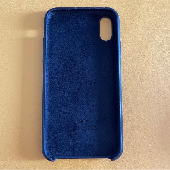 Apple iPhone X Xs Black Authentic Silicone Case - Picture 4 of 4